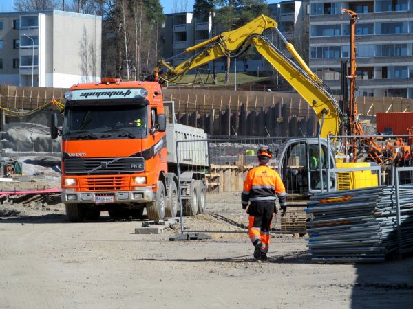 Volvo FH 12
Apupapun volvo kuormattavana Santalahdessa
Avainsanat: Volvo Rantaväylä Tunnelityömaa Santalahti