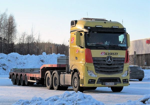 Mercedes Benz Actros 3351
Silvasti Oy
Jyväskylä
Avainsanat: Mercedes Actros Silvasti