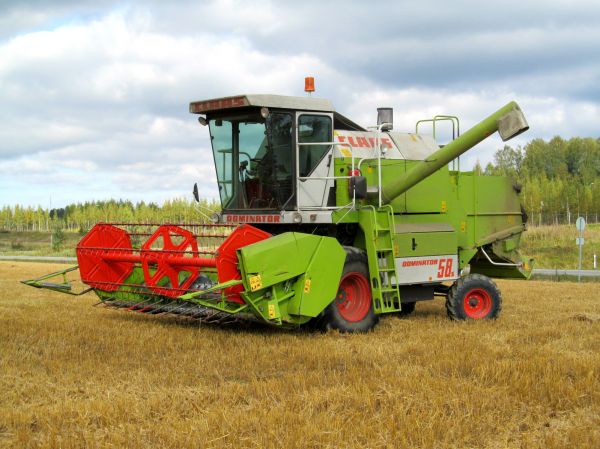 Claas Dominator 58s
Avainsanat: Claas Dominator