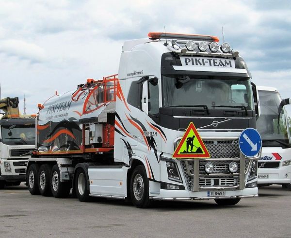 Volvo FH 750
Piki-Team

Päällysteiden paikkausyksikkö
Avainsanat: Volvo Pikiteam