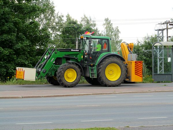 Tienpenkan parturit osa V
John Deere 6830 Premium ja Elho Side Chopper TPM Pro
Avainsanat: JohnDeere Elho