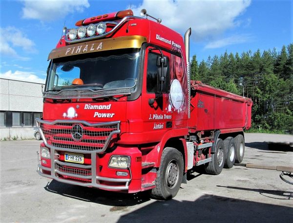 Mercedes Benz Actros "Diamond Power"
                 J Pihala Trans ky
                         Ähtäri
Avainsanat: MercedesBenz Actros Pihala DiamondPower