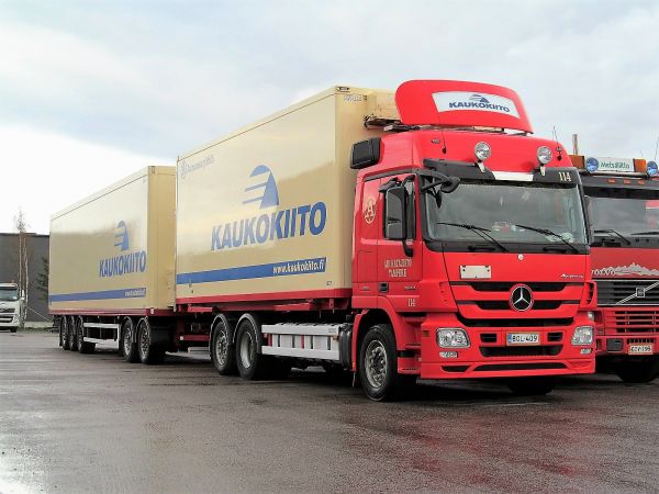 MB Actros 2645
Auramaan torpparina Ari Katajisto Tampere
Avainsanat: MB Actros Auramaa Katajisto Kaukokiito