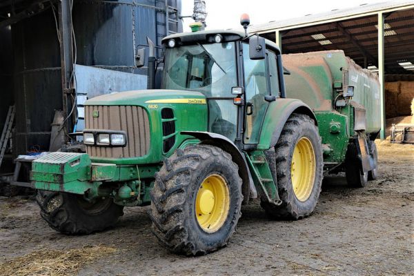 John Deere 6630 + Keenan 28 apevaunu
Avainsanat: JohnDeere Keenan