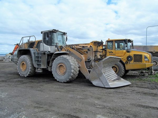 Liebherr L580 ja Volvo A30D
Avainsanat: Liebherr Volvo