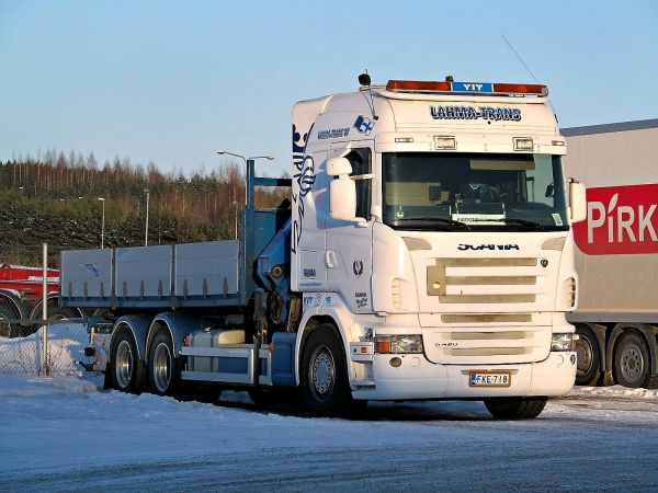 Scania R420 nosturilla vaihtolavalaittein
Lahma-Trans Oy
        Urjala
Avainsanat: Scania LahmaTrans Vaihtolavalaitteet Nosturi