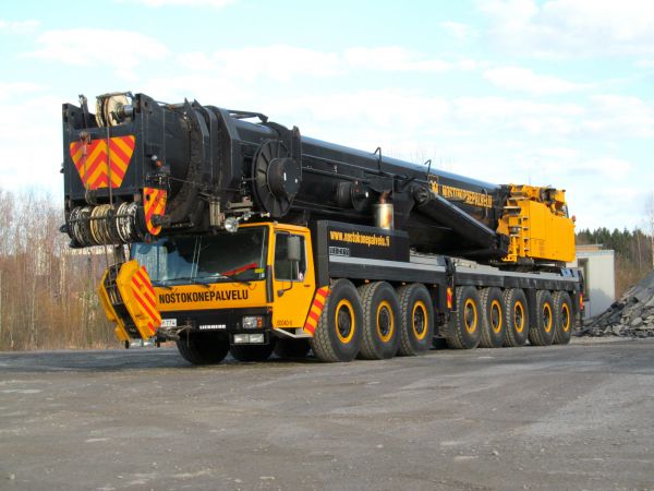 Liebherr LTM 1500-8.1
Nostokonepalvelun järein mobiilinosturi
Avainsanat: Liebherr