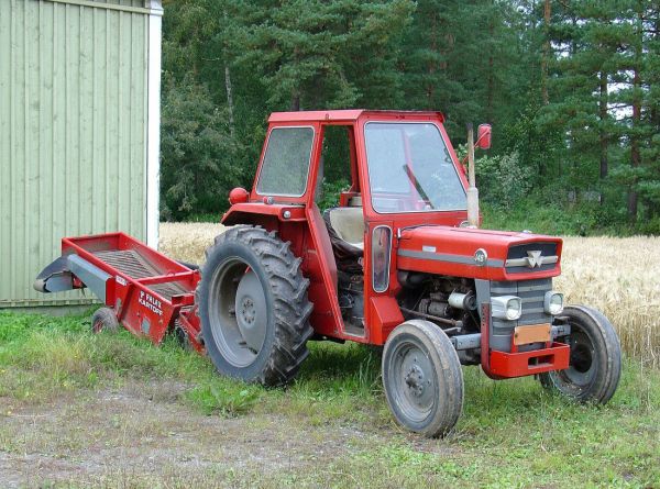 MF 148 + Palax Kartoff
Sopimusviljelijän perustyökalut takavuosilta
Avainsanat: Massey-Ferguson Palax