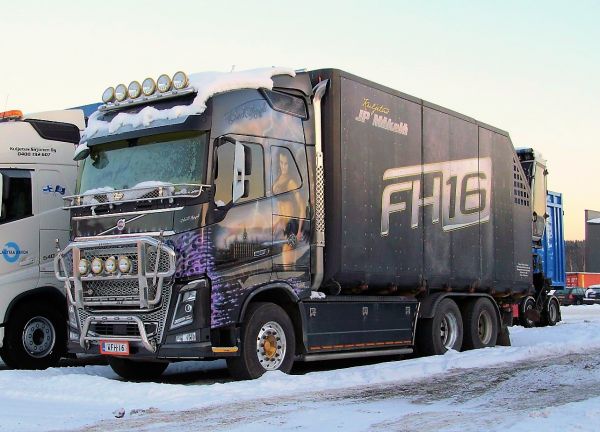 Volvo FH16  "Black Angel"

Kuljetus J P Mäkelä Oy
Avainsanat: Volvo