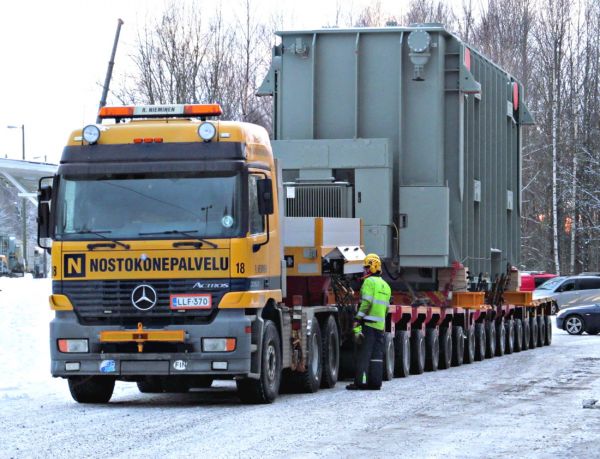 Mercedes-Benz Actros 3353
Nostokonepalvelu R Nieminen 
         Turku
Muuntajakuljetus
