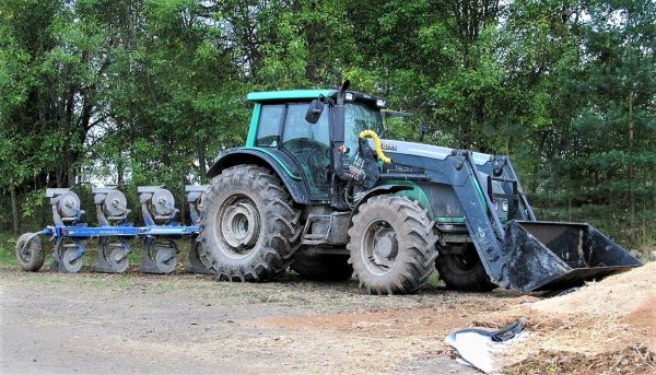 Valtra T 170 + Överum Excelsior CX4975H paluuaurat
Avainsanat: Valtra Överum