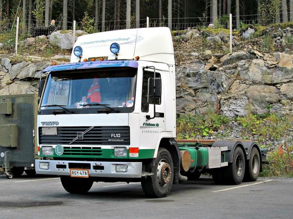 Volvo FL 10 360
P Valkama Ky
 Kyröskoski

FL-sarjalainen päivittäisessä ajossa
Avainsanat: Volvo Transpoint