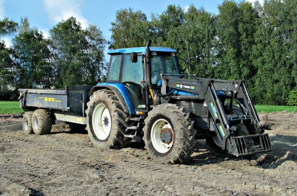 New Holland 8360 + Trima 1890 + ( Weckman ) Tuhti WS120 D2
Maanajossa
Avainsanat: NewHolland Weckman Tuhti Trima