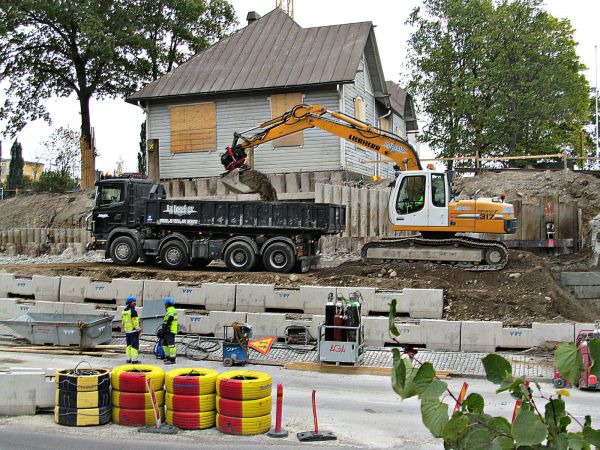 Lahden matkakeskuksen työmaa
YIT rakentaa ja Infrastar kaivaa ja kuljettaa
Avainsanat: Liebherr Scania Lahti