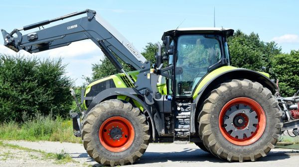 CLAAS Axion 850 Cmatic
Avainsanat: Claas Axion Cmatic Quicke Q88