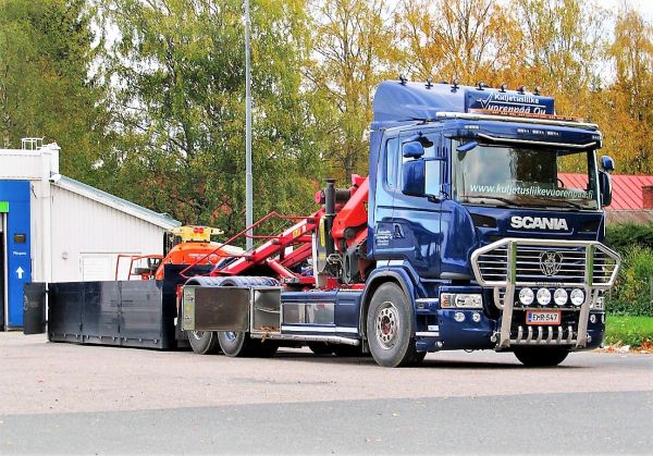 Scania vaihtolavalaittein
Vuorenpää
Hämeenlinna
Avainsanat: Scania Vuorenpää