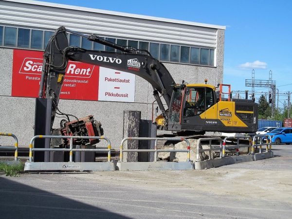 Volvo EC250E + 3D + Movax SG60V

Maansiirto Harry Mäkelä Oy
Avainsanat: Movax Volvo