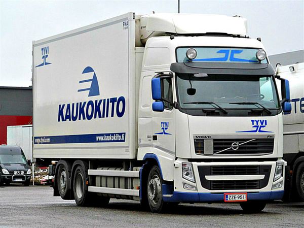 Volvo FH16
Tyvi Oy Lempäälä (nykyisin Auramaa)
Avainsanat: Volvo Tyvi Kaukokiito Lempäälä