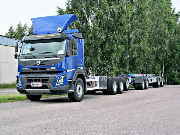 Volvo FMX 540
Rekisteröity vetoauto odottaa vielä päällirakenteita
Avainsanat: Volvo FLM-300