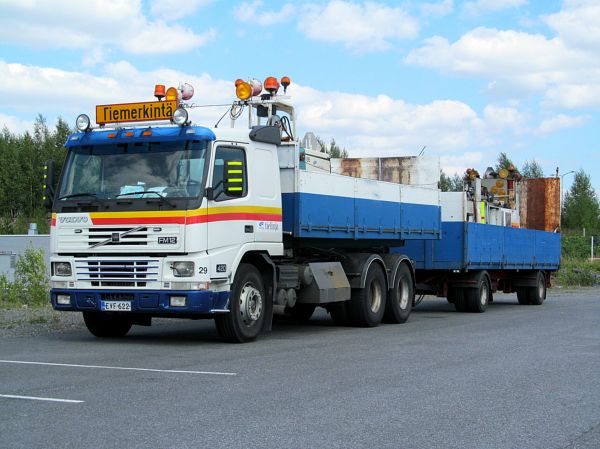 Volvo FM12 420
Tielinjan kaluston siirto tauolla
Avainsanat: Tielinja Volvo