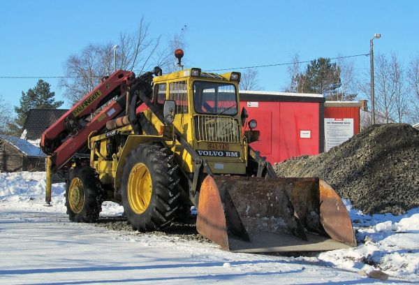 Volvo LM kuormaaja  nosturilla
Avainsanat: Volvo Palfinger