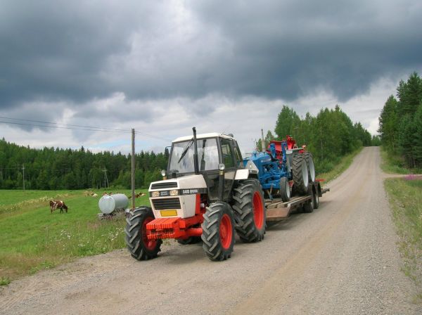 DB 1490 & F5000
Koneen kuljetus
Avainsanat: db 1490 ford 5000 Ketju-mara