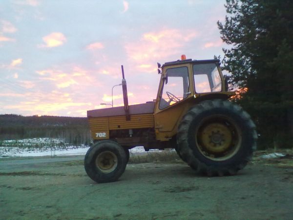 702
tulipaha kuva nappastua kun riimut puotin ja kävin pikku lenkin heittämässä ;)
Avainsanat: valmet