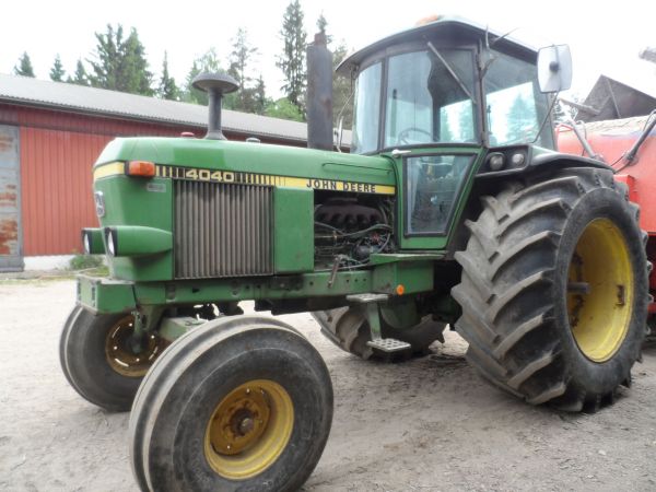 JOHN DEERE 4040
Avainsanat: JD 4040