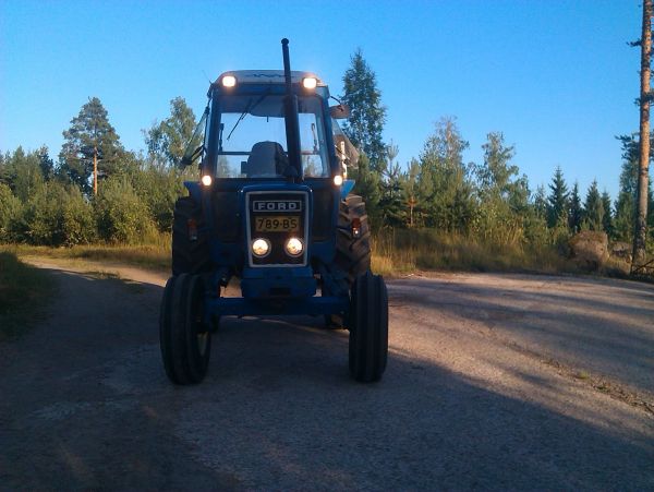 "Uusi ford"
Leyland lähti vaihtoo ja 6600 voorti tilalle, vm.80, N.6000h mittarissa
Avainsanat: ford 6600