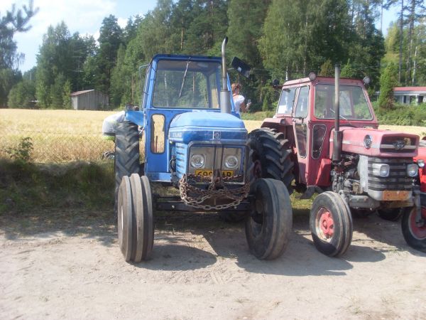 Vuolenkosken vetokisoista 2014
Leyland 384 ja 175 Massikka
Avainsanat: Leyland 384 174 massey ferguson