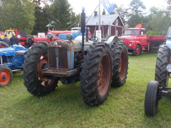 Fordson Coynty
2014 Jokelan vanhan ajan päiviltä
Avainsanat: fordson county