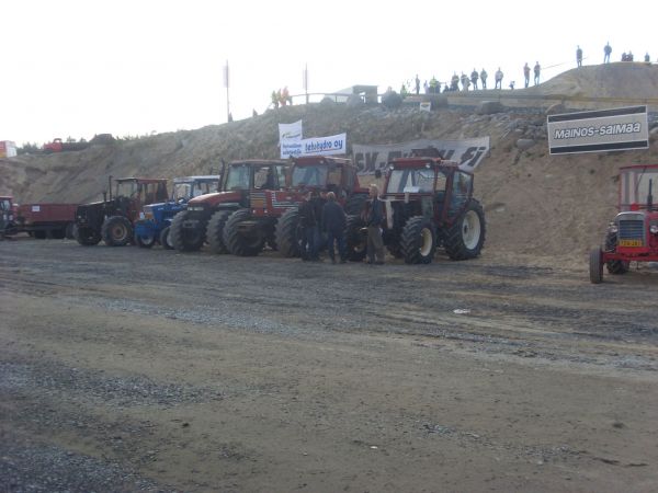 Karjala punllingista 2014
905, 5000, M 135, 1580, 90-90, 361
Avainsanat: 905 5000 M135 1580 90-90 361 fiat valmet