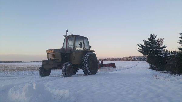 aattona lainailemassa
Avainsanat: valmet 502