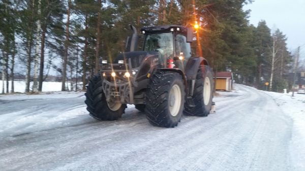 polanteen poistoa vuodenvaihteessa
Avainsanat: valtra ässä s274