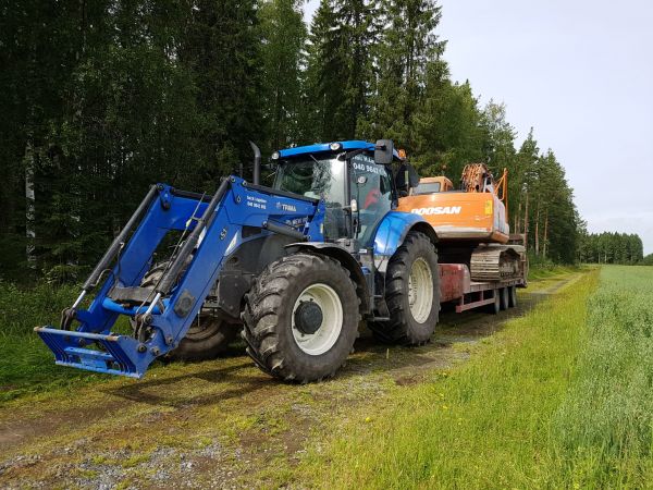 Koneen siirtoa
Avainsanat: nyyssy newholland doosan