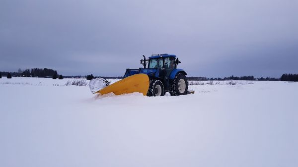 tienaukasia maanajopaiklle 
Avainsanat: nyykkäri