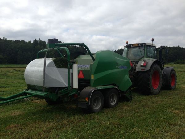 Paalausta 2013
Fendt 936 ja Agronic acc pulse
Avainsanat: Fendt Agronic