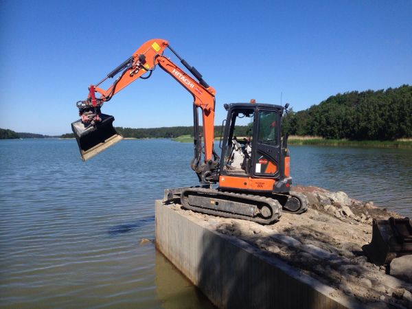 Kovin monella tuskin on tämmöisiä työskentely paikkoja
Hitachi zaxis 48u vm. -2014
Avainsanat: Hitachi