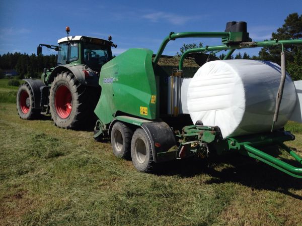 Heinäralli -14
Fendt 936 ja Agronic Acc pulse M
Avainsanat: Fendt Agronic paalaus 