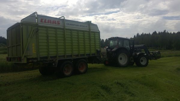 Valtra N141 & Claas Quantum
rehuntekoa
Avainsanat: valtra n141 claas quantum noukinvaunu