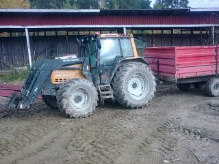 valtra valmet 6550
jyvää kuivurille 
