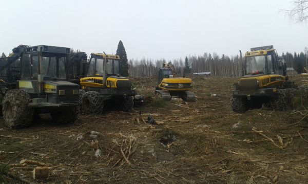 Isompi työmää
Ergo S15, elkki, JCB145 ja fox
