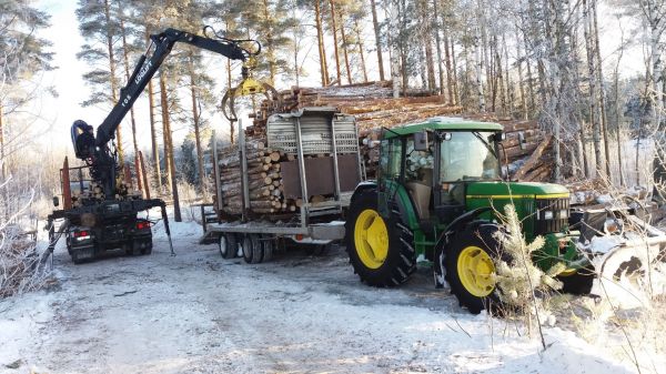 Jäätie savottaa 2016.
Avainsanat: John Deere 6310 sisu loglift