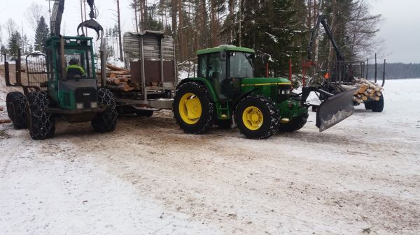 Jäätie savottaa 2016.
Avainsanat: John Deere 6310 Timberjack