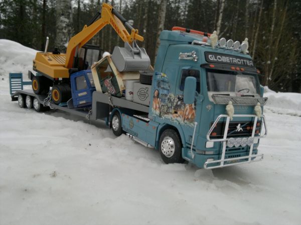 VOLVO FH12 REKANVETURI
Tuunattu emek volvo.
Avainsanat: emek volvo fh12 tuunattu puolikas länen kaivinkone