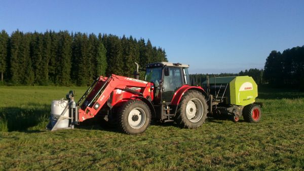 MF 5465 & Claas 375
