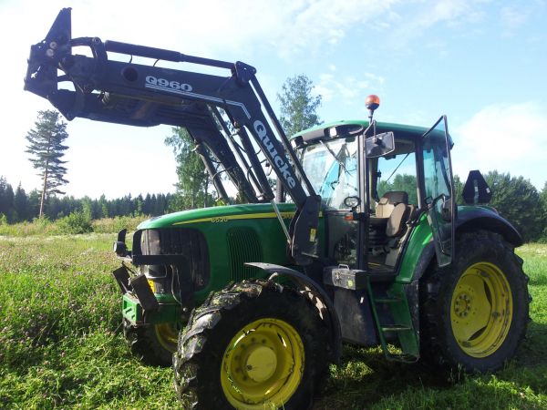 John Deere 6520
Niittämässä John Deere 6520 traktorilla.
Avainsanat: John Deere 6520 Niitto