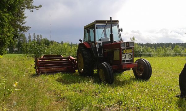 International 784
Mäkilän Traktorimuseon Ol Hollil-tapahtumassa 11.7.2015.
Avainsanat: International Somero