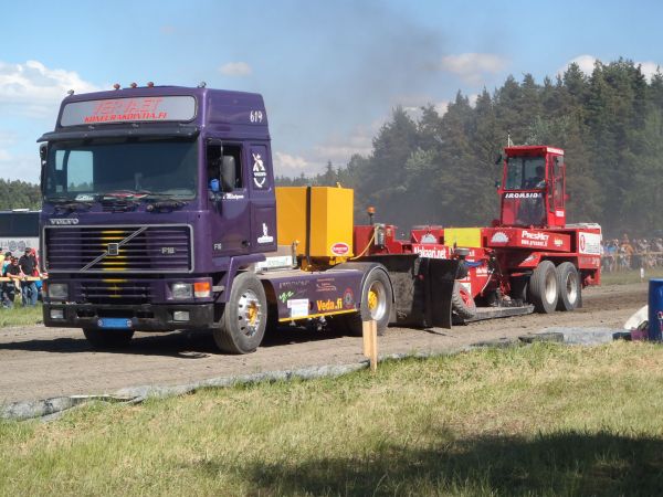 Volvo N10
Piikkiön Tractor Pulling SM-Osakilpailussa.
Avainsanat: Volvo Piikkiö Kaarina Traktoriveto