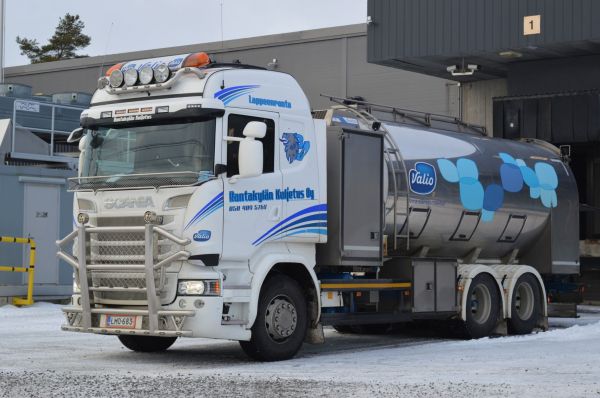 Rantakylän Kuljetuksen Scania
Rantakylän Kuljetus Oy:n Scania R580 Maitoauto
Avainsanat: Rantakylän kuljetus Scania R580 Maitoauto